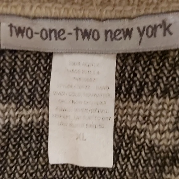 Leopard Print Cropped Sweater - Picture 3 of 4